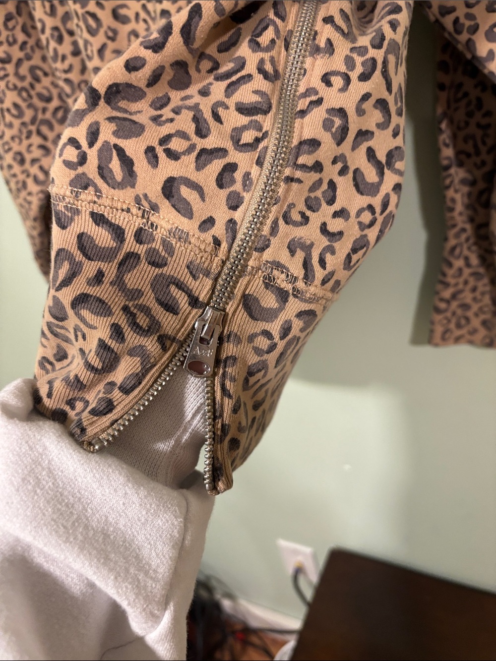 Abercrombie & Fitch Soft A & F Collection Leopard-Print Crewneck Sweatshirt - Picture 4 of 6
